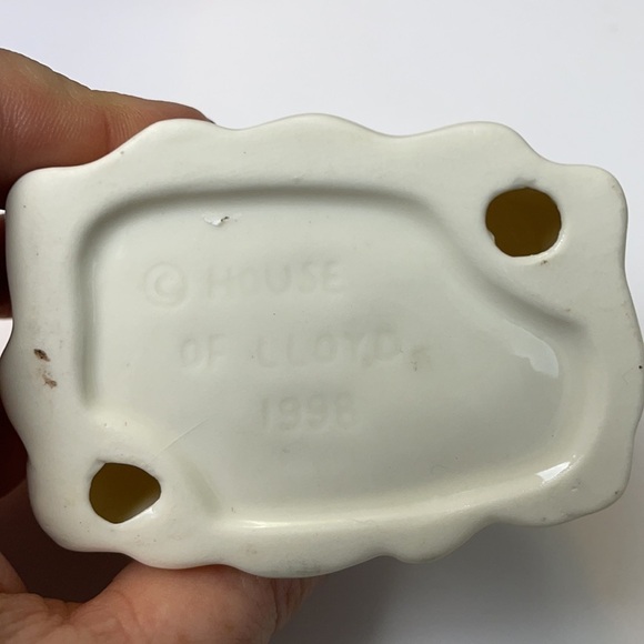 House Of Lloyd 1998 Christmas Around the World Baby in Manger porcelain figure - Picture 7 of 8